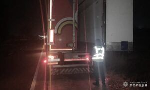 вантажівка поліція