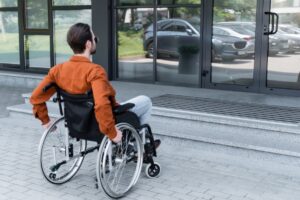Безбар’єрність маломобільні люди