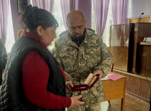 Орден полеглого воїна передали матері