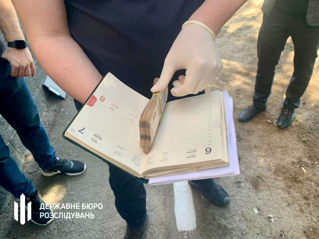 Правоохоронець хабар на Кіровоградщині