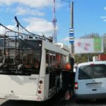ДТП тролейбус легковик зупинка 1