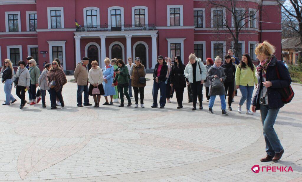 феміністична екскурсія музи на Інгулі