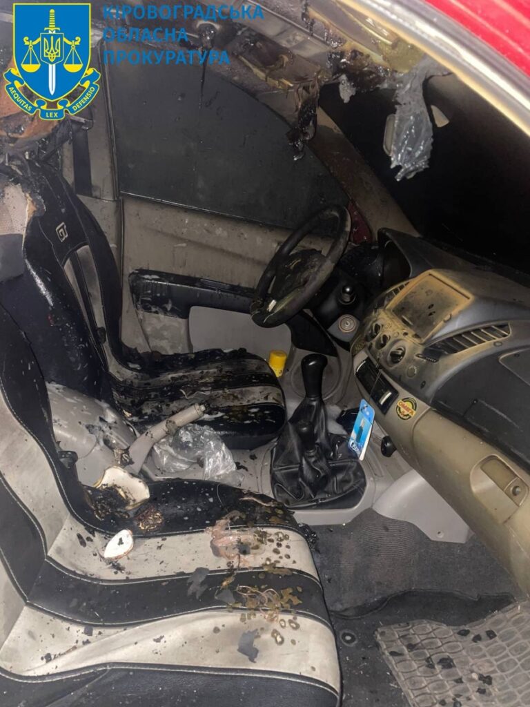 авто спалили військовому 1