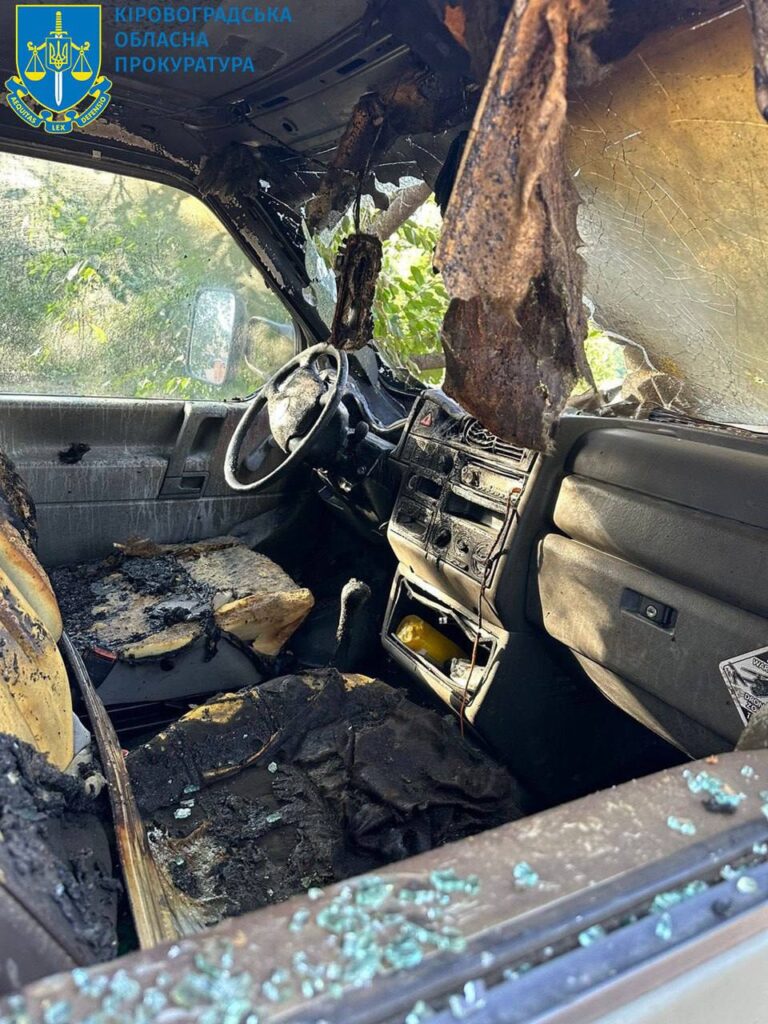 підпалили авто військовим 3