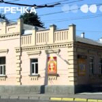 Театр ляльок директор посаду