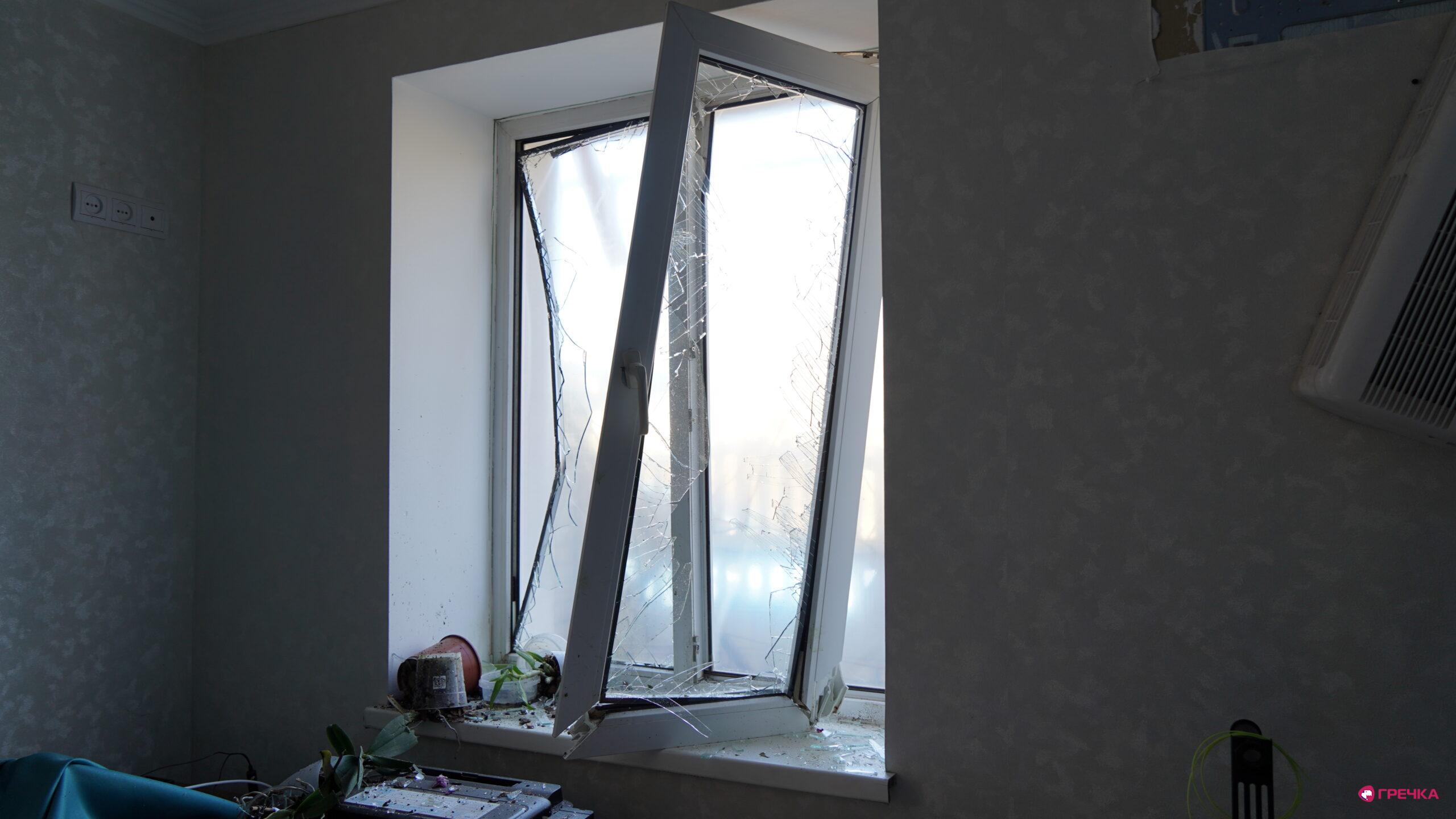 вікно пошматоване вибухом Балашфвка шахед Кропивницькому