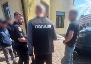 Світловодську доріг ремонт підозру посадовцям