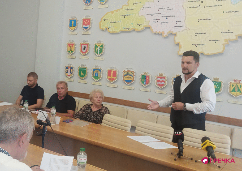 Олександр Безай філармонії директор