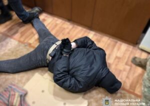 розбійні напади судитимуть розбій погрожували