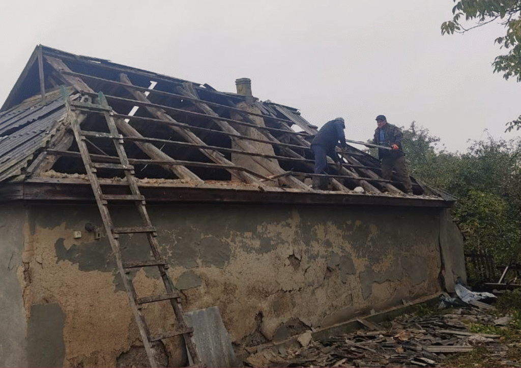 Благовіщенська атакували пошкоджені будинки
