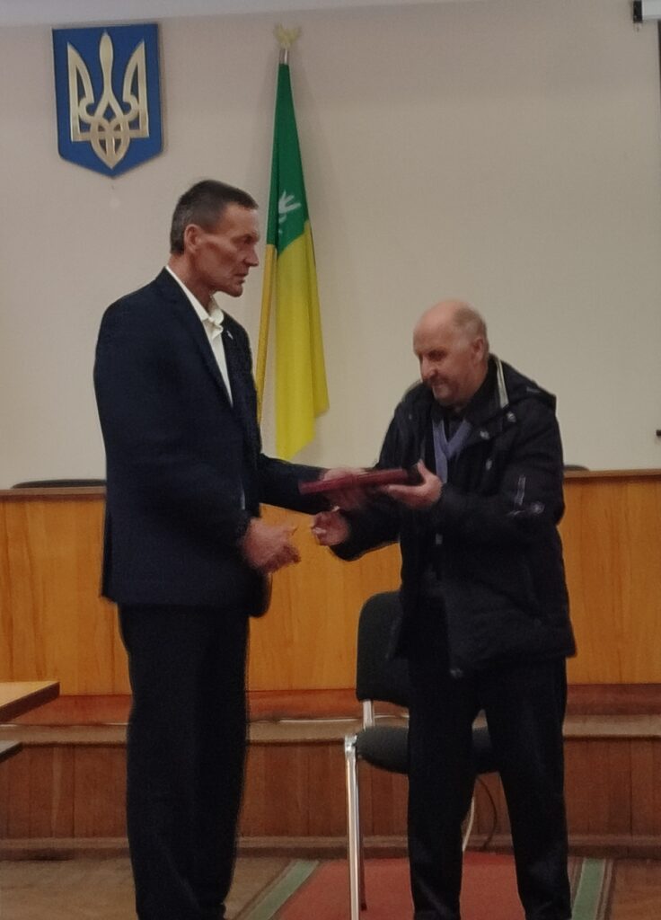Олександрівська громада передали нагороду посмертні