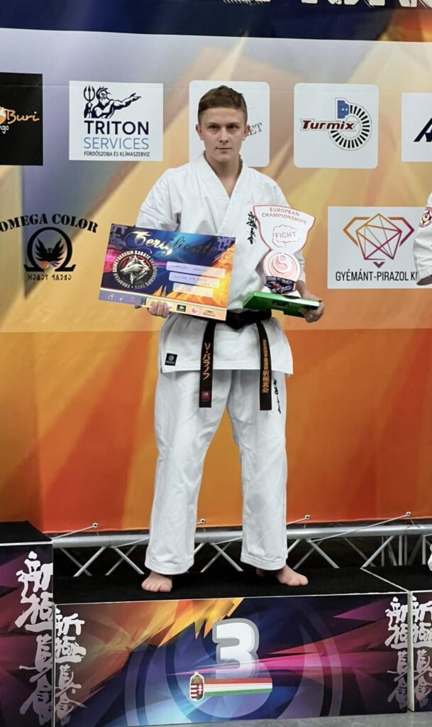 юніори чемпіонат карате з Кропивницького