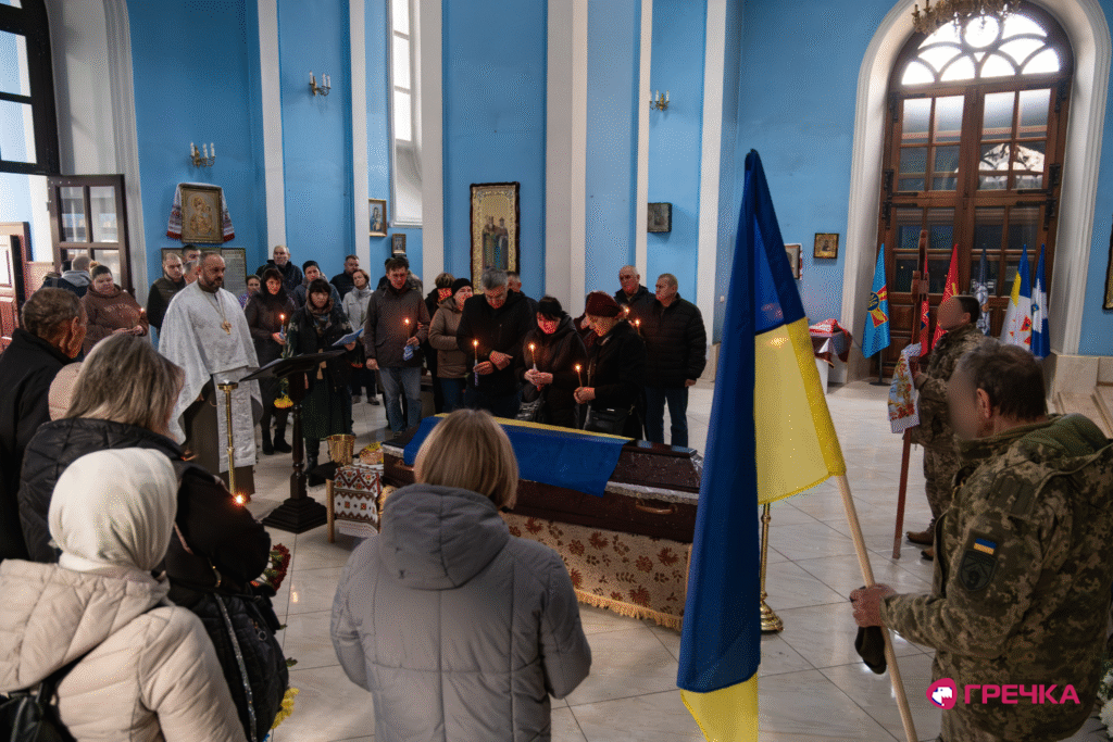 У гарнізонному храмі прощалися із полеглим на війні Віталієм Антоненком