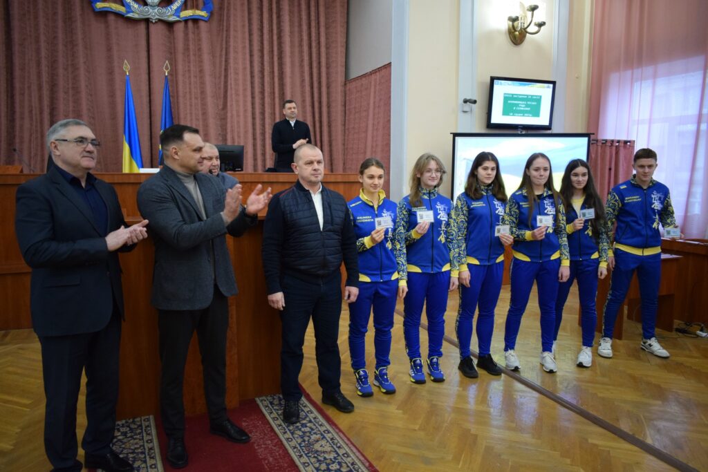 Спортсмени з Кропивницького отримали сертифікати міської стипендії