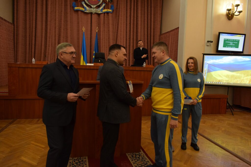 Спортсмени Кропивницького отримали сертифікати міської стипендії