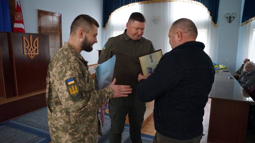 Відзнаку «За оборону України» отримав Юрій Проценко