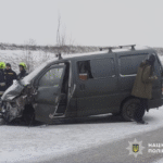 ДТП трасі мінівен пʼятеро постраждали