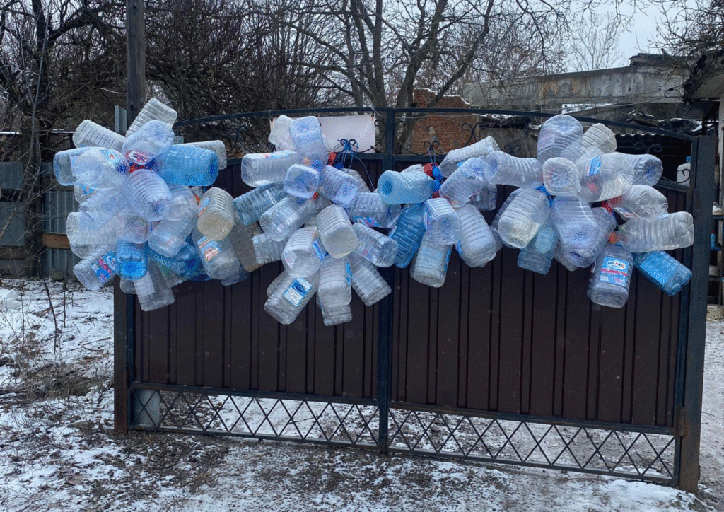 Бутлі для води для тварин у притулку