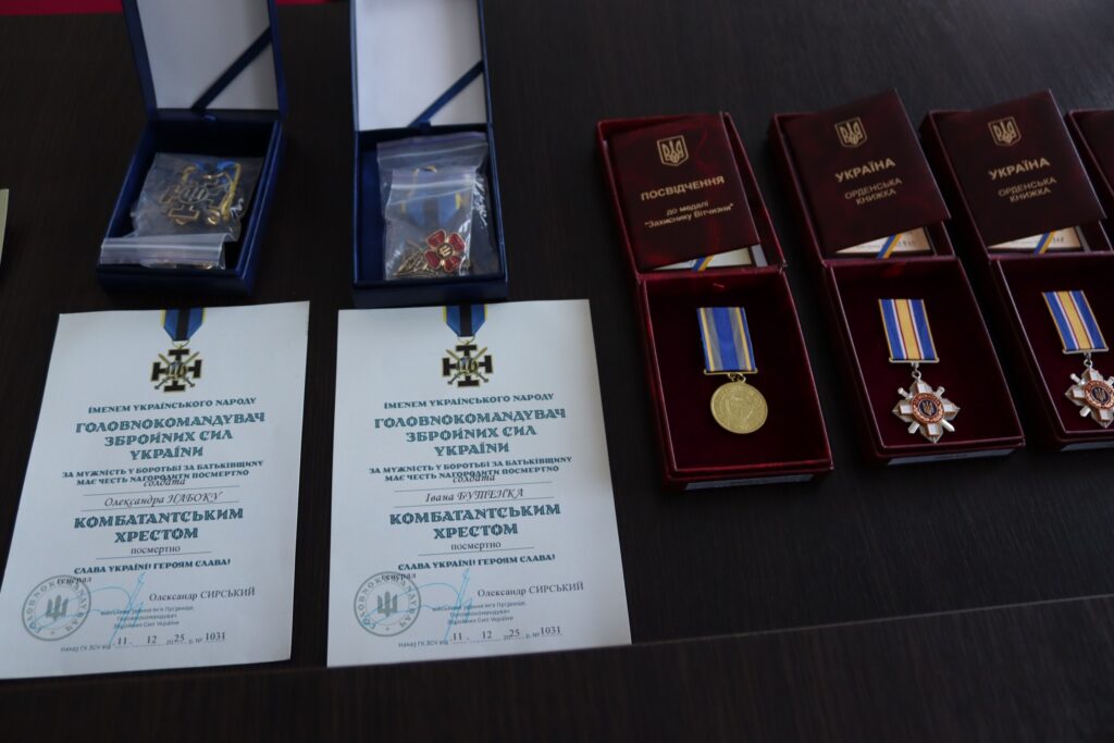 Добровелич нагороди передали 3