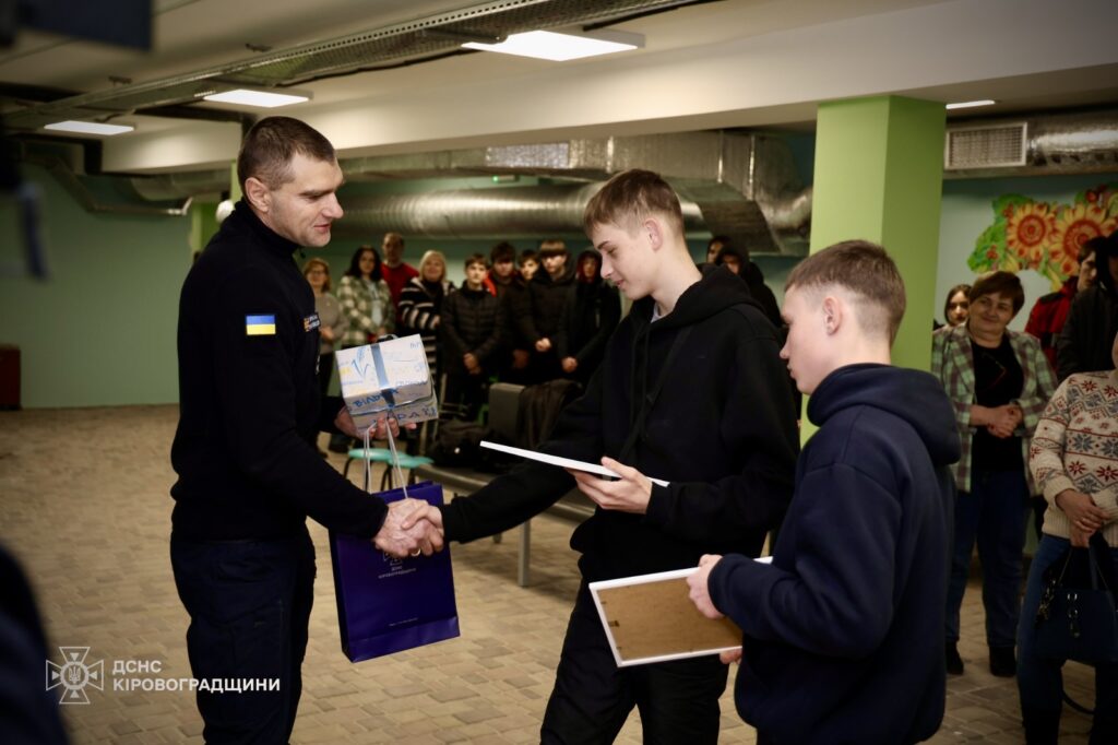нагродоили старшокласників врятували дівчину