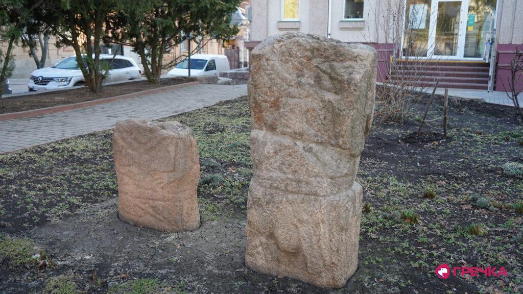 чому у скіфських баб є фалос? камʼяні стели у Кропивницькому