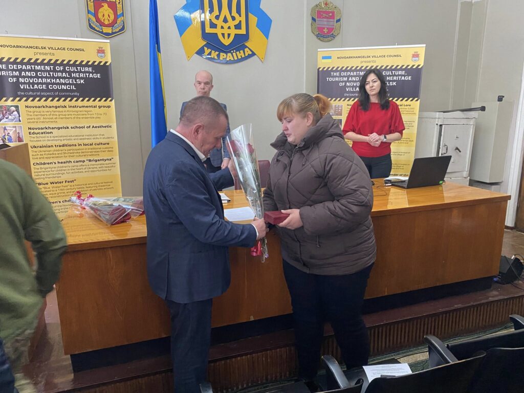 передали посмертні нагороди родинам