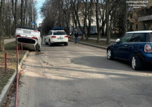 перекнувся на дах авто ДТП у Кропивницькому