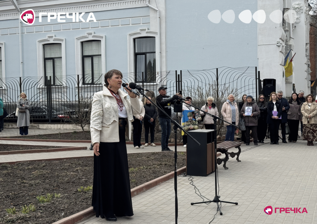 Галина Безай на відкритті інсталяції Калина надії