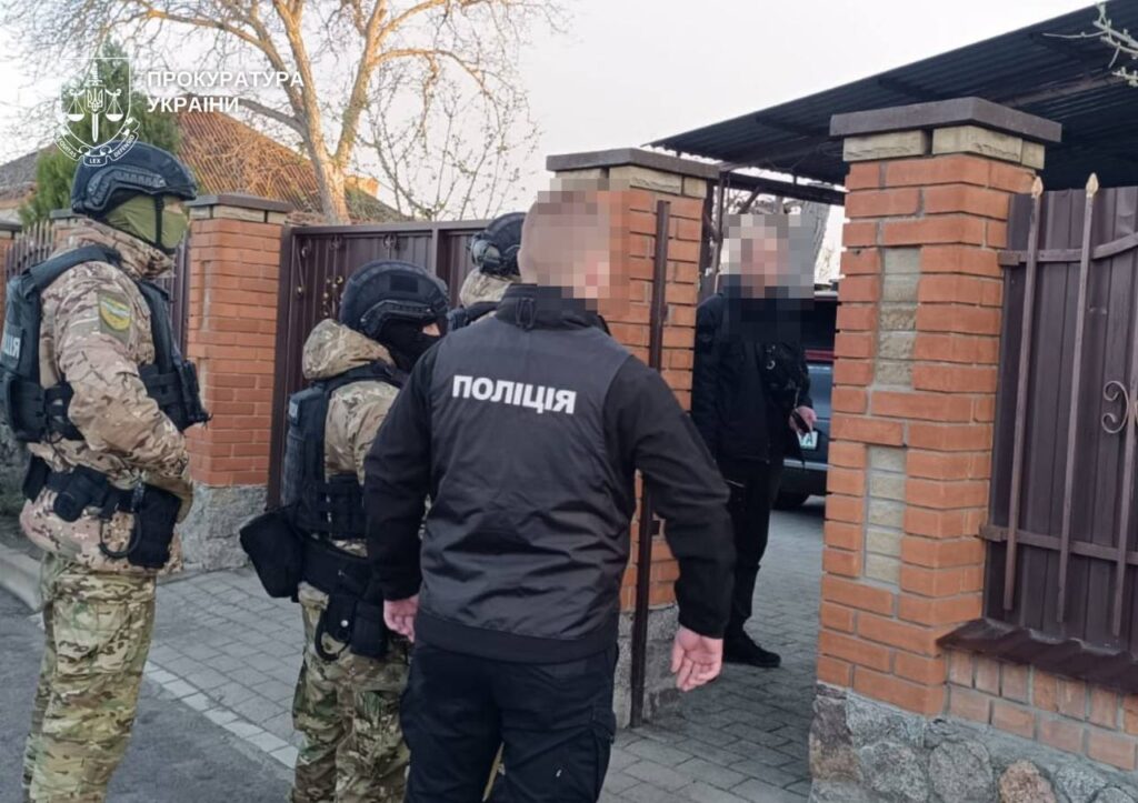 У Кропивницькому викрили злочинну групу, яка привласнювала квартири