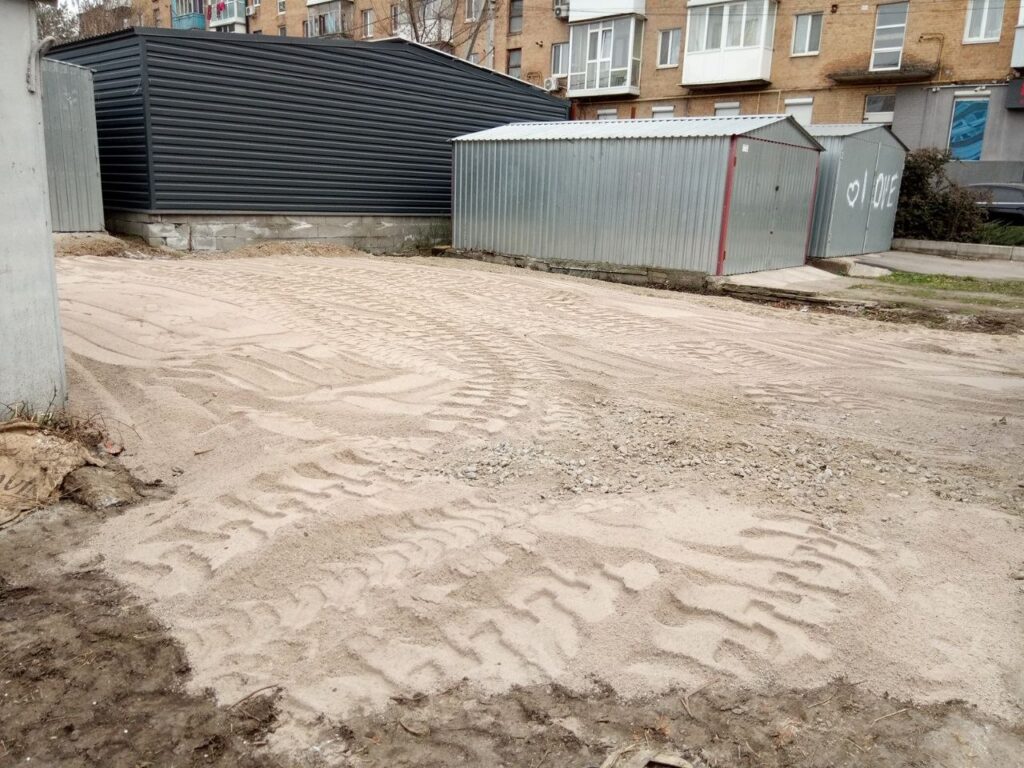 Будівництво МАФу на Ковалівці