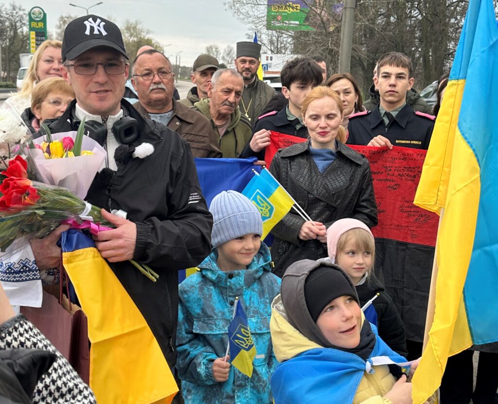 Зустріч звільненого з полону Євгенія Коденця