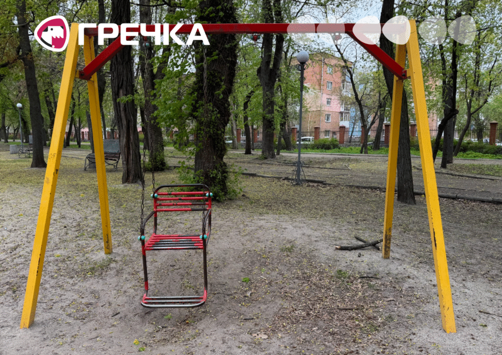 Інклюзивний дитячий майданчик у Ковалівському парку 3