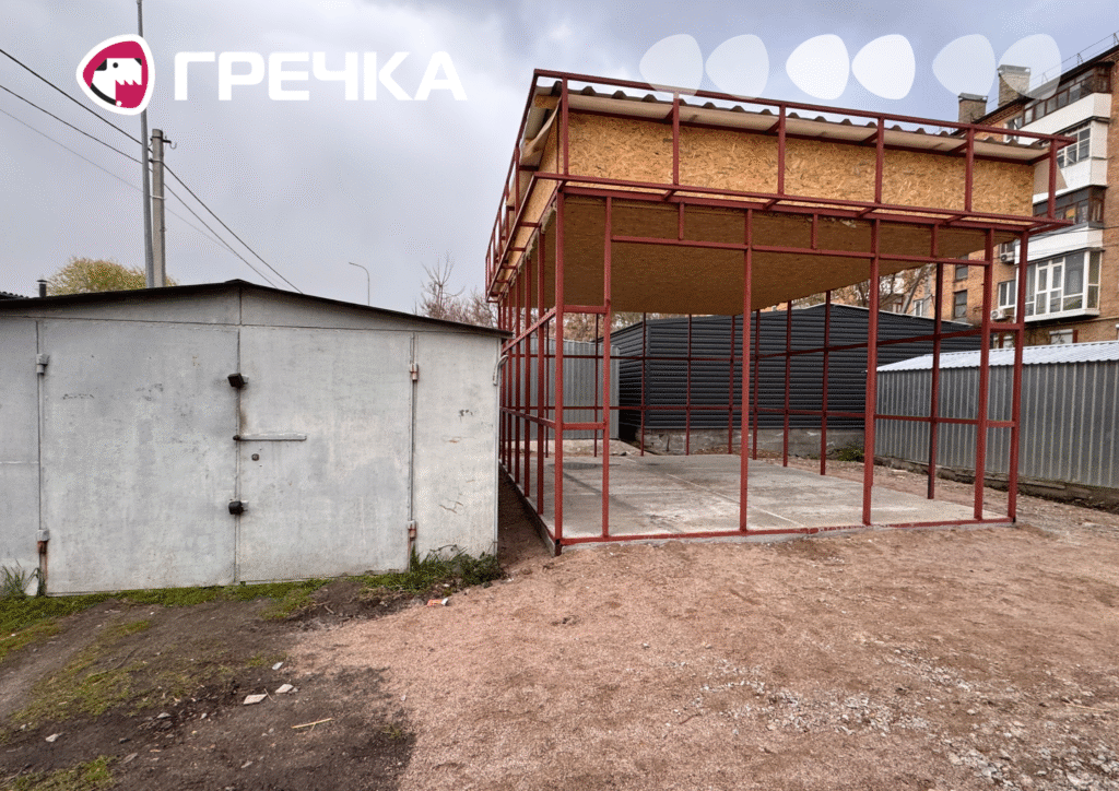 МАФ будують у дворі біля АТБ на Ковалівці