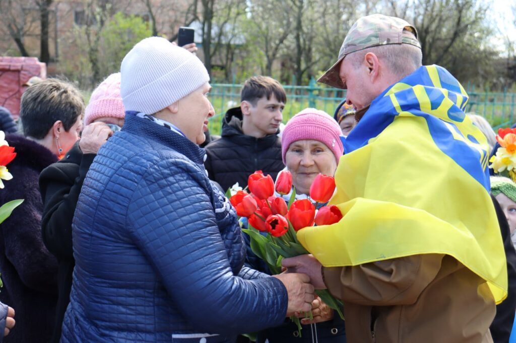 Зустріли Віктора Короткого вдома