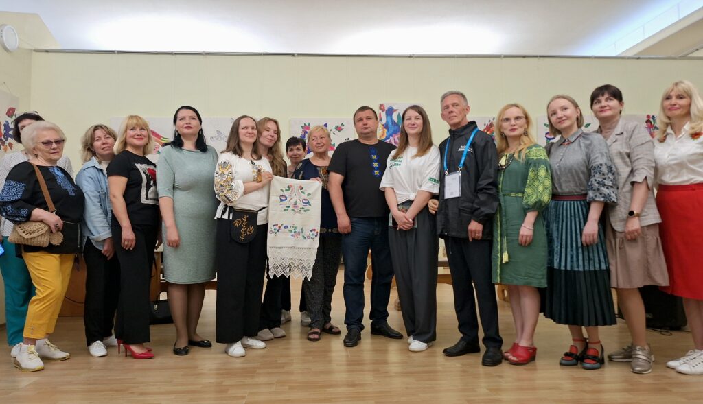 У Кропивницькому Музеї мистецтв відкрили виставку "Птахи на рушниках"  1