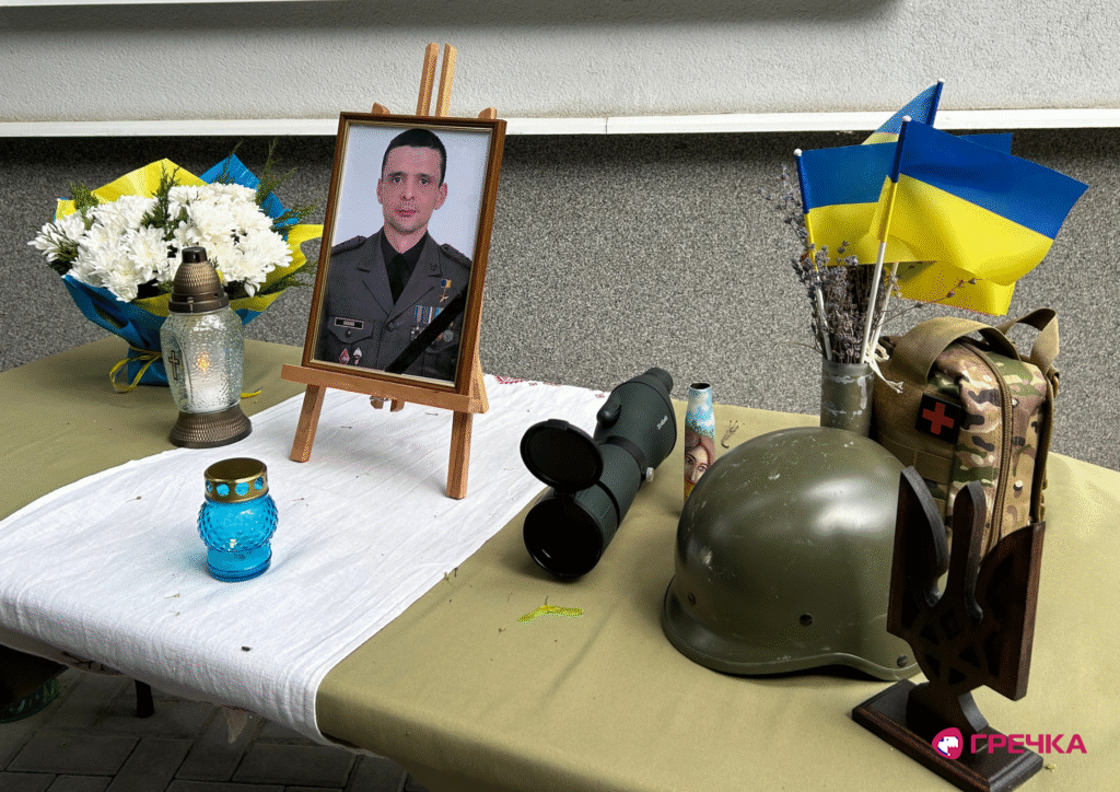 Відкриття меморіальної дошки Хижняку 2