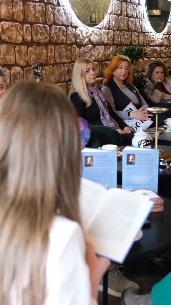 кропивницька письменниця Семененко Вікторія презентує нову книгу