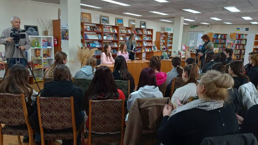 презентація книги Вікторія Симоненко Як колись, не буде ніколи