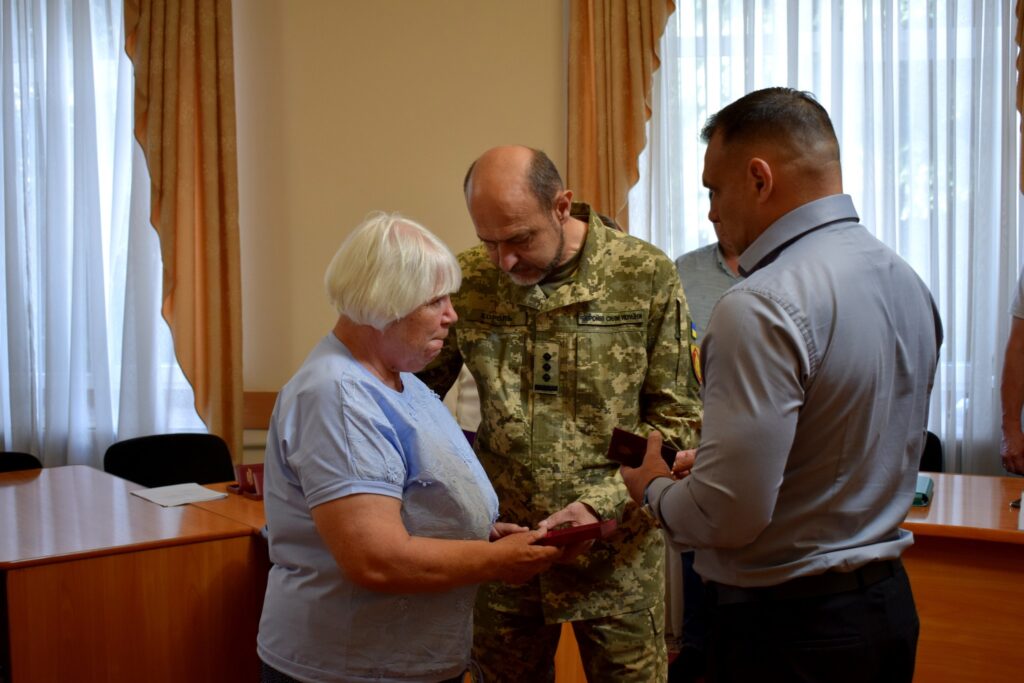 Вручили держнагороди воїнам та рідним полеглих бійців у Кропивницьку 2