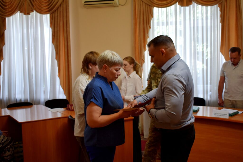Вручили держнагороди воїнам та рідним полеглих бійців у Кропивницьку 6