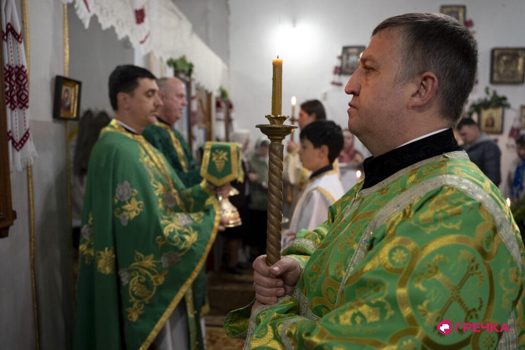 служба у храмі на Трійцю у Кропивницькому