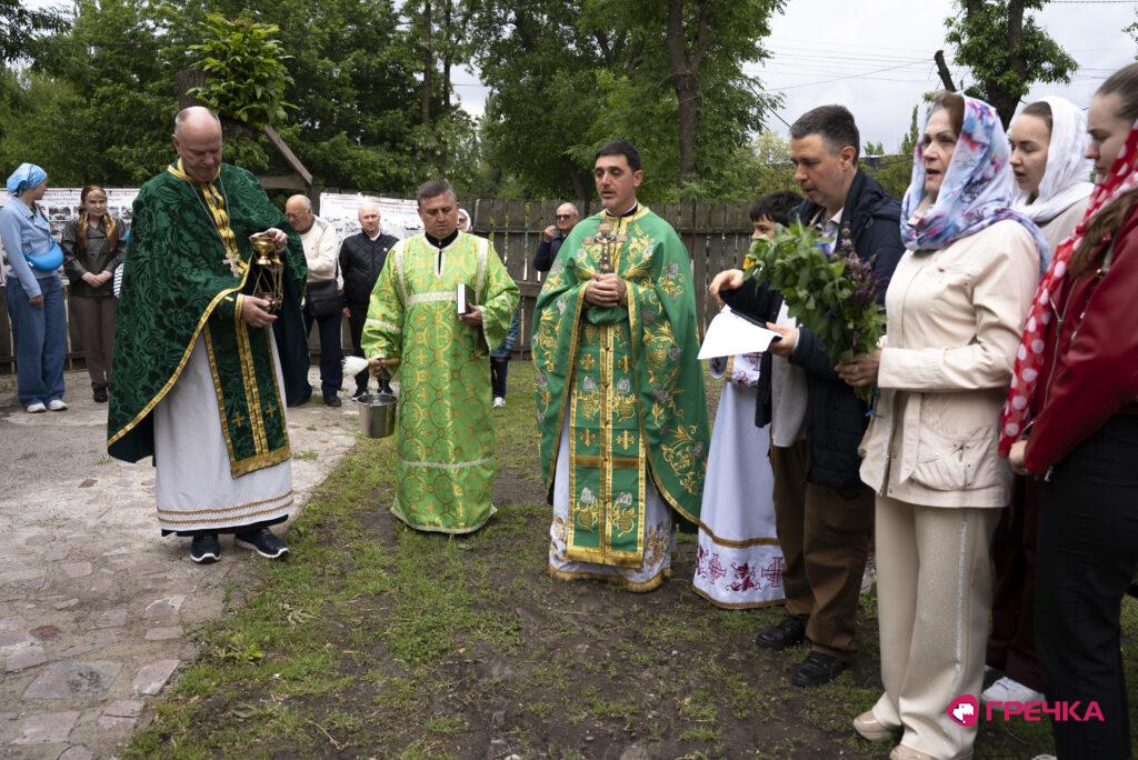 служба на Трійцю у КРопивницькому храм