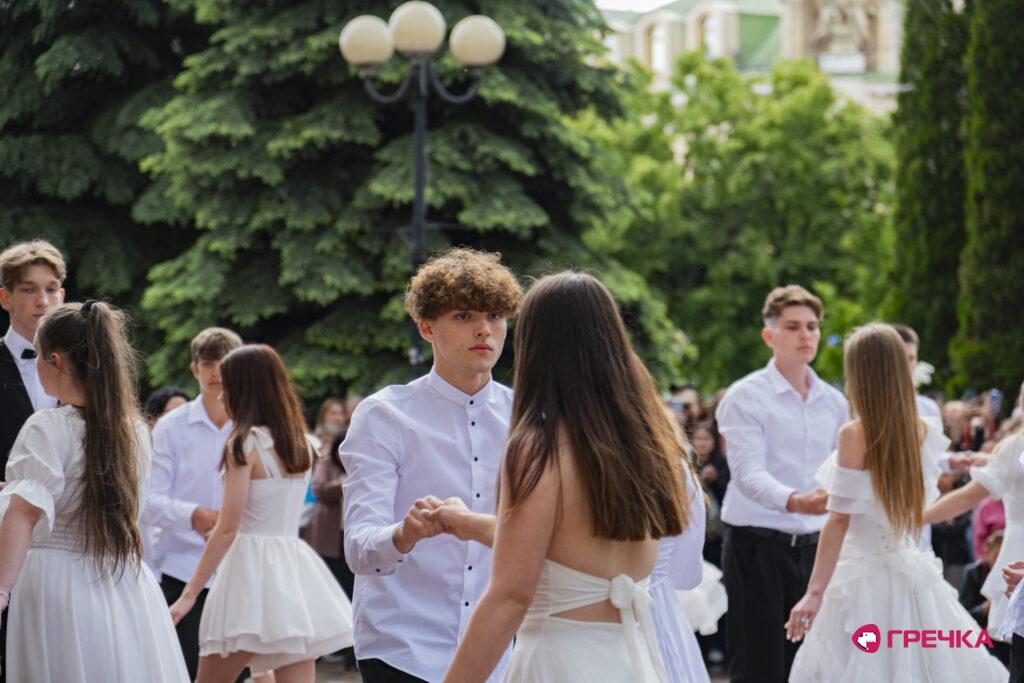фестиваль вальсів випускний у Кропивницькому