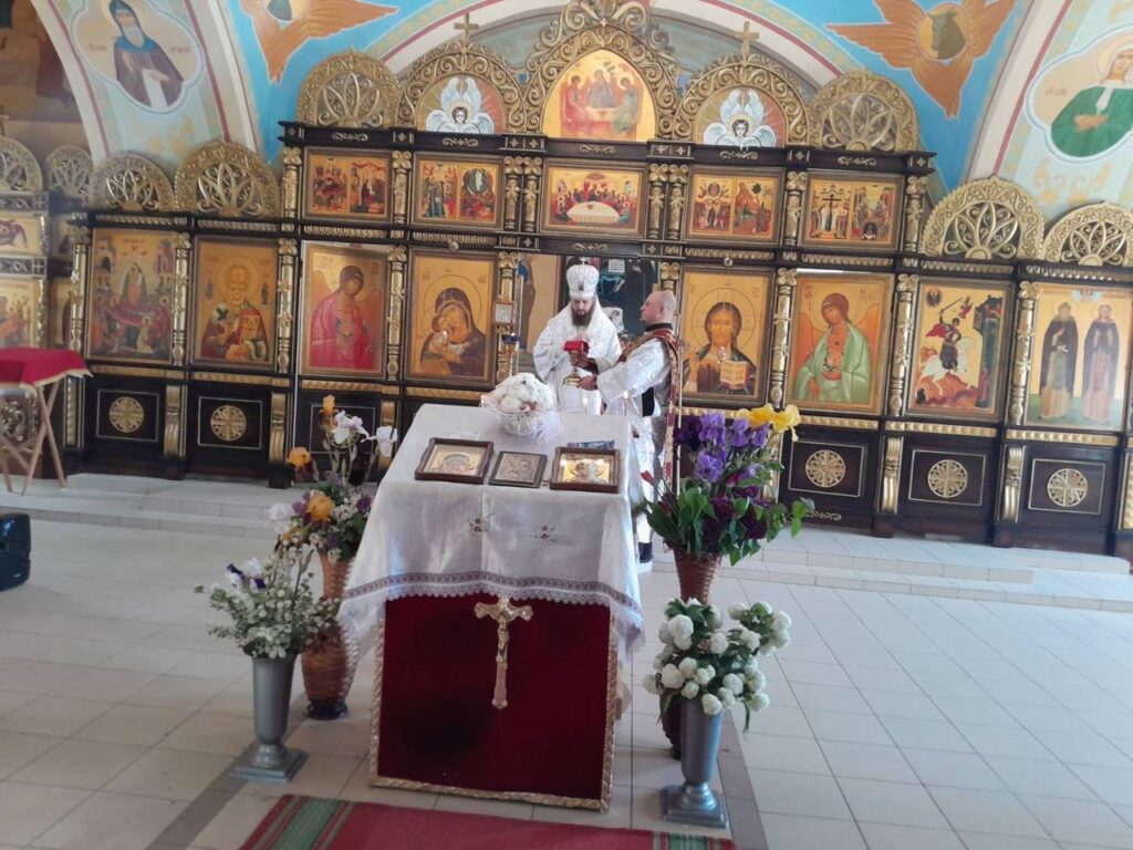 Богослужіння на Віддання Великодня у храмі в Приютівці