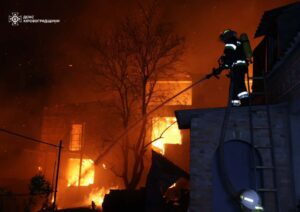 пожежа триповерховий будинок у Кропивницькому горів