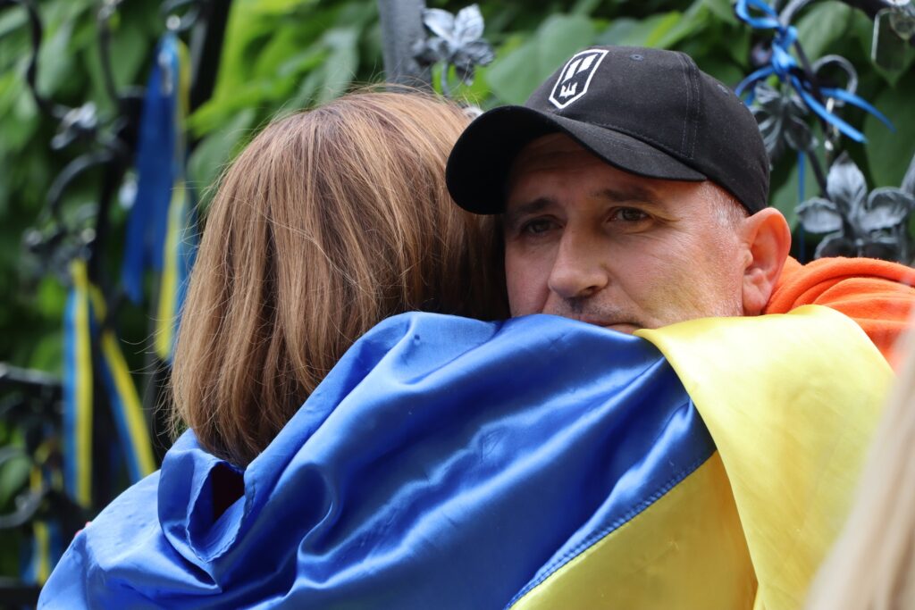 Володимир Резніченко зустріли з полону