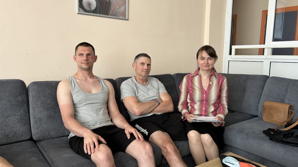 Ветерани Дмитро та Ігор на занятті із психологинею Галиною
