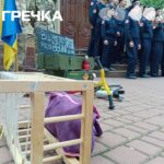 Голоси дітей вшанували памʼять загиблих дітей через війну Кропивницький