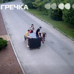 розтрощили сміттєвий контейнер підлітки у Кропивницькому