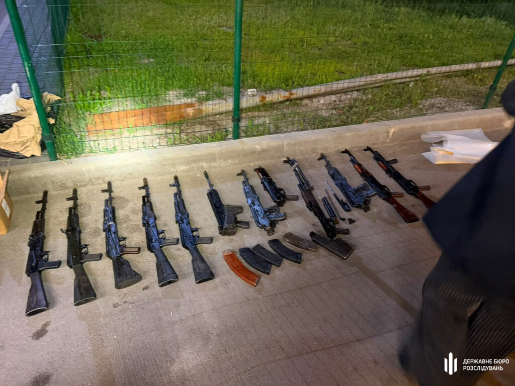 Затримали правоохоронця та його брата за підозрою в продажі зброї у Кропивницькому 